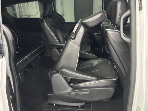 2022 Chrysler Pacifica Hybrid Limited