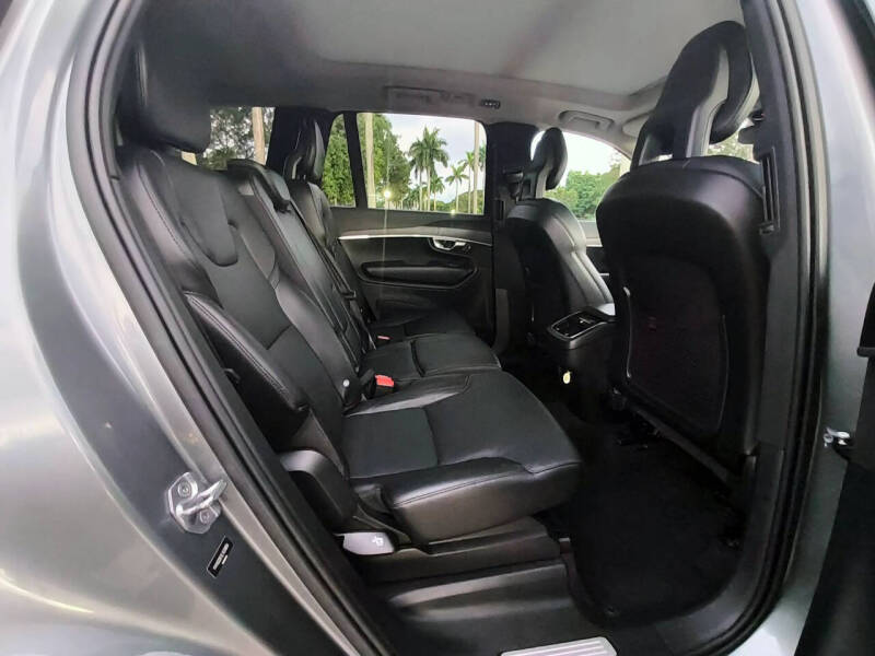 2020 Volvo XC90 T5 Momentum