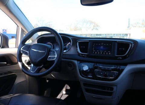 2020 Chrysler Voyager LXi