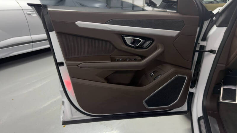 2020 Lamborghini Urus
