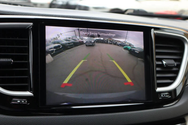 2022 Chrysler Pacifica Touring L