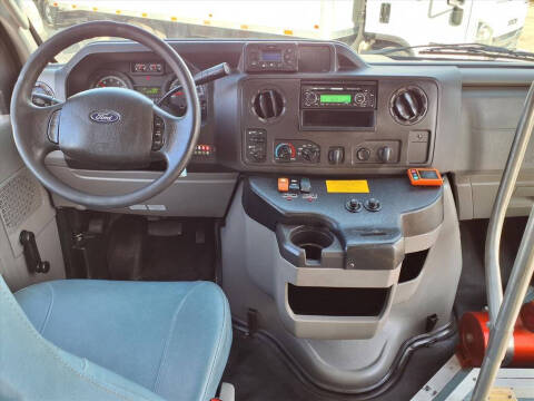 2018 Ford E-Series E-450 SD