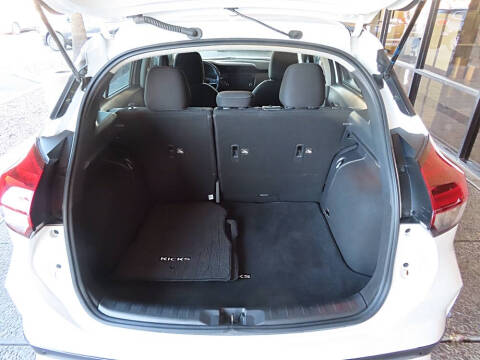 2022 Nissan Kicks SV