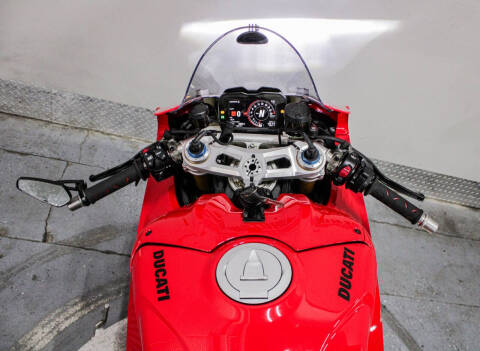 2023 Ducati Panigale V4 S