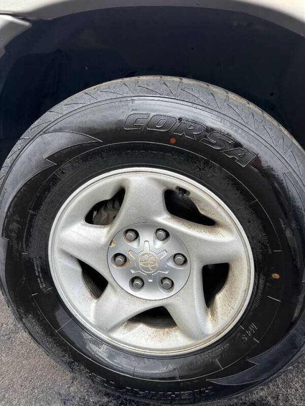 2002 Toyota Sequoia SR5