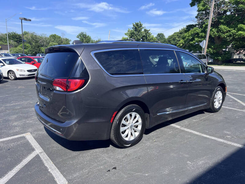 2019 Chrysler Pacifica Touring L