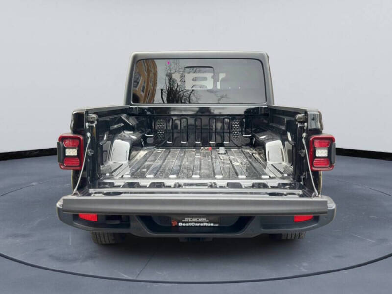 2021 Jeep Gladiator Willys