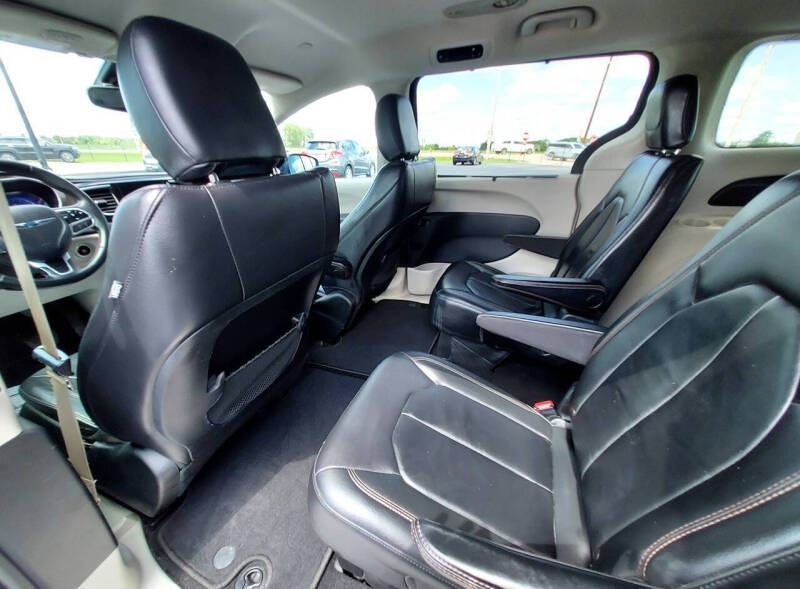 2017 Chrysler Pacifica Touring-L