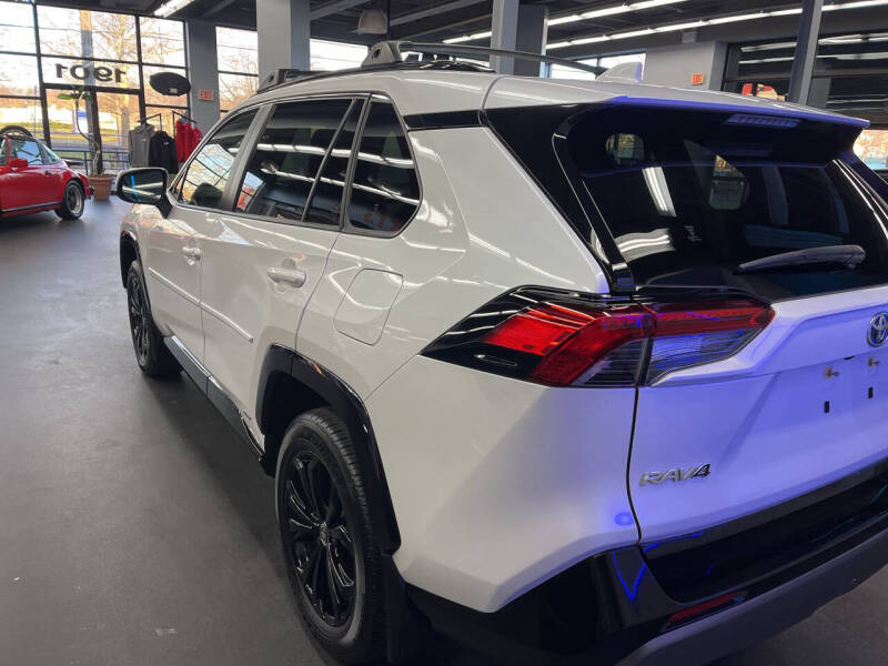 2023 Toyota RAV4 Hybrid SE