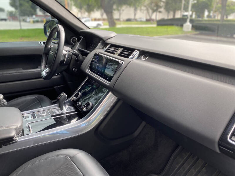 2021 Land Rover Range Rover Sport HSE Silver Edition