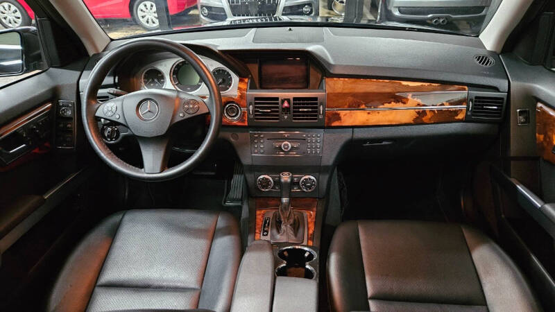 2010 Mercedes-Benz GLK-Class GLK350 photo 2