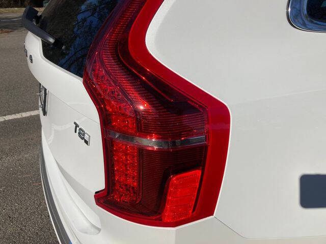2025 Volvo XC90 T8 Core Bright Theme