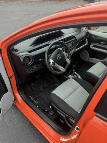 2014 Toyota Prius c One