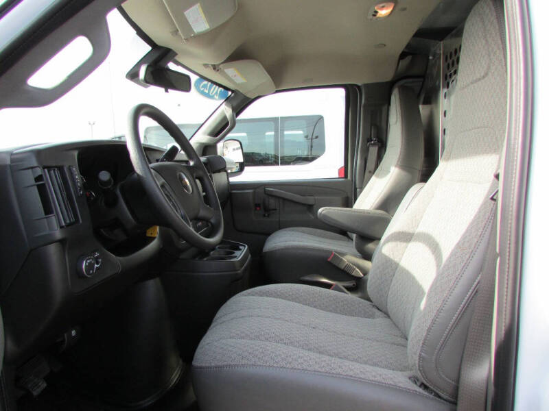 2025 Chevrolet Express 2500
