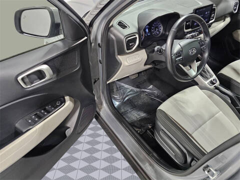 2022 Hyundai Venue SEL