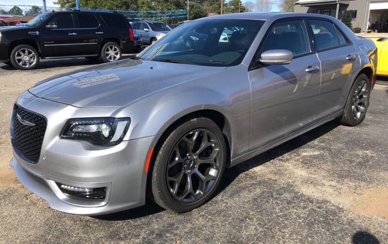 2018 Chrysler 300 for sale at Super Advantage Auto Sales in Gladewater TX