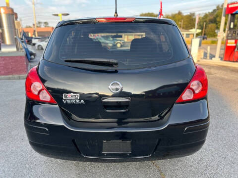 2011 Nissan Versa 1.8 S