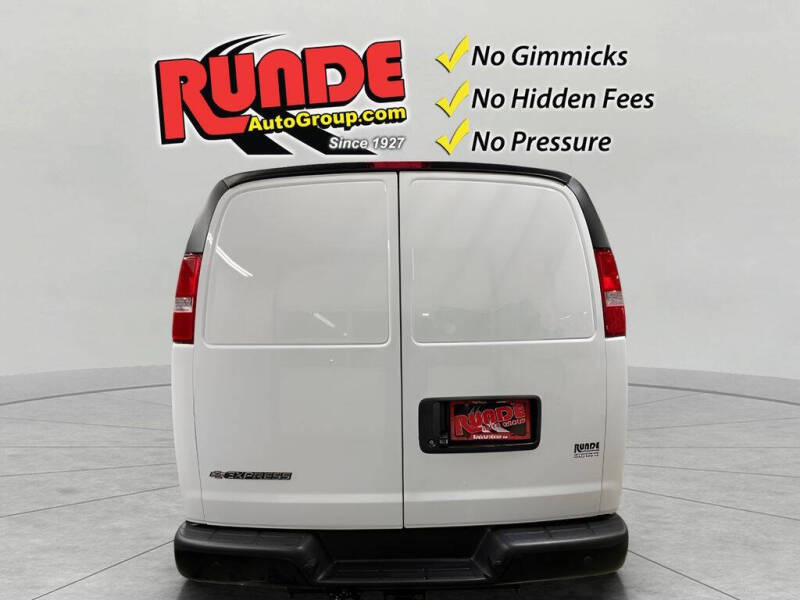 2025 Chevrolet Express 2500