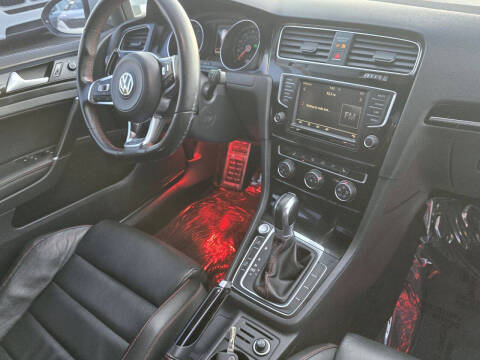 2017 Volkswagen Golf GTI SE