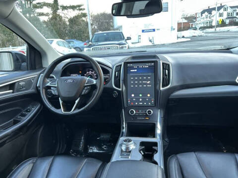 2022 Ford Edge Titanium
