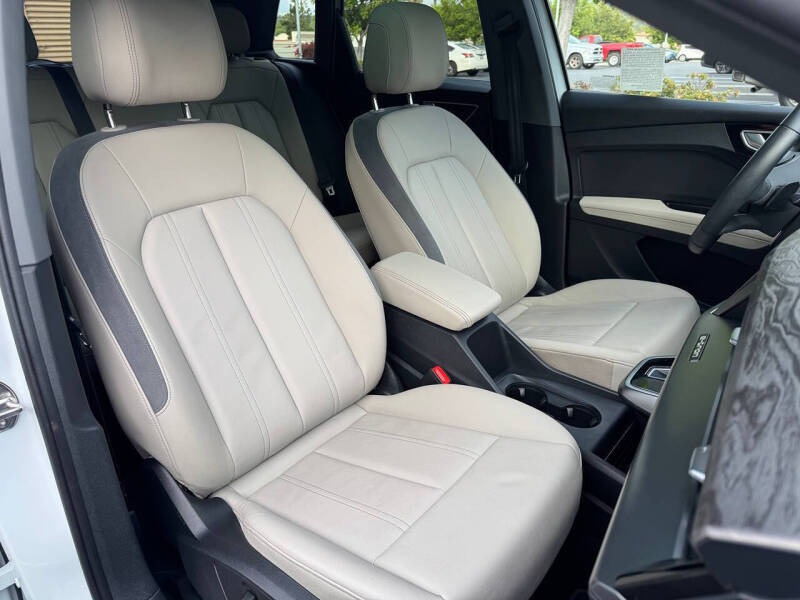 2024 Audi Q4 e-tron quattro Premium Plus 55