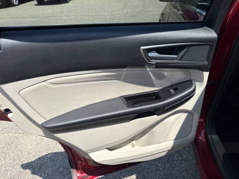 2017 Ford Edge Titanium