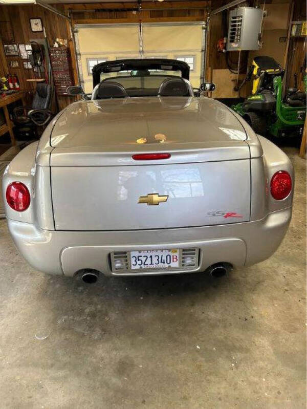 2004 Chevrolet SSR LS