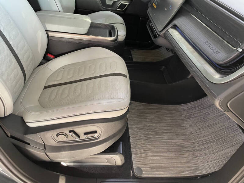 2023 Rivian R1T Adventure