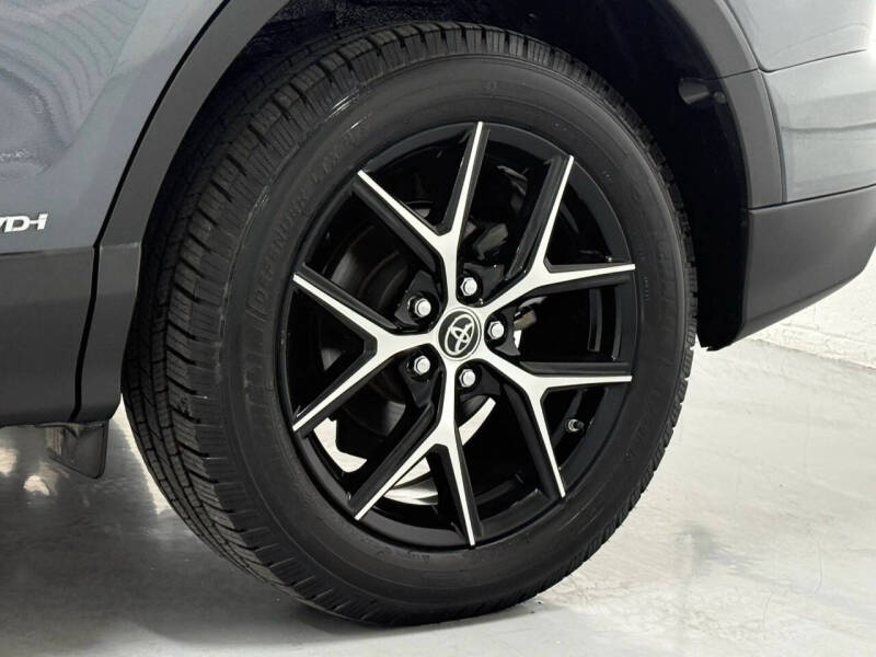 2017 Toyota RAV4 Hybrid SE