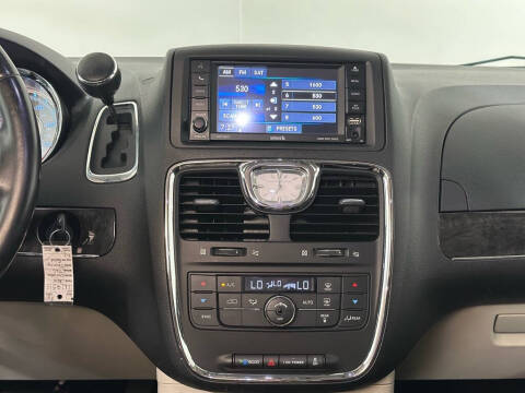 2014 Chrysler Town and Country Touring