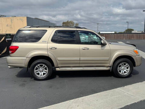 2005 Toyota Sequoia SR5