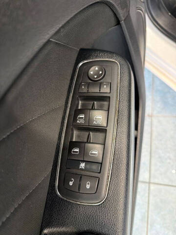 2015 Dodge Charger SXT