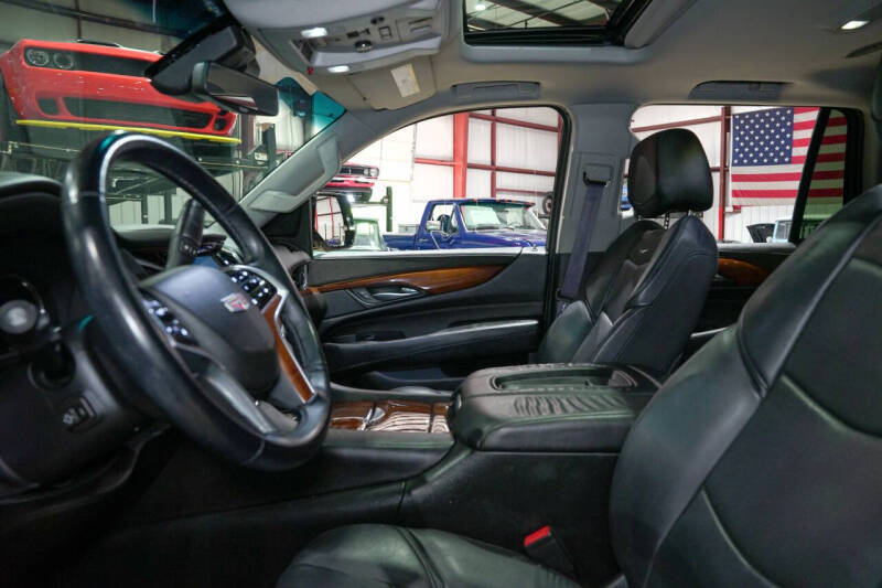 2017 Cadillac Escalade Luxury