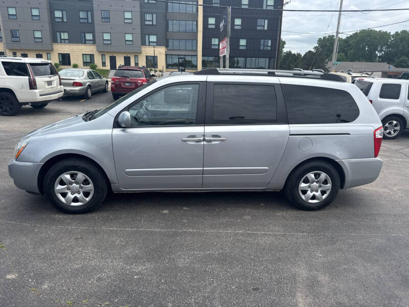 Used 2006 Kia Sedona LX with VIN KNDMB233766068900 for sale in Green Bay, WI