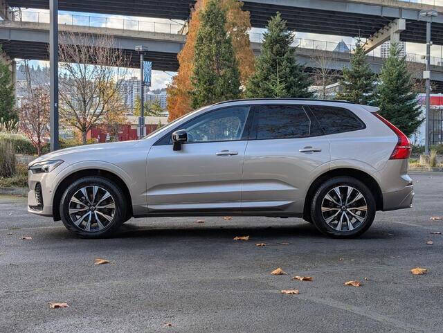 2025 Volvo XC60 B5 Plus Dark Theme