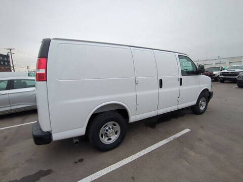 2025 Chevrolet Express 2500