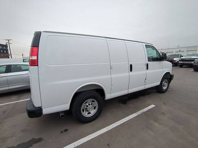 2025 Chevrolet Express 2500