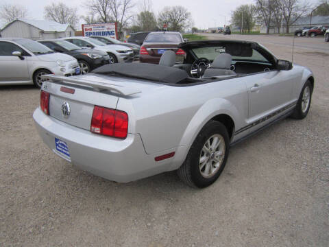 2006 Ford Mustang V6 Standard