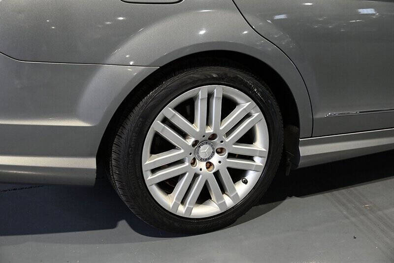 2009 Mercedes-Benz C-Class 19