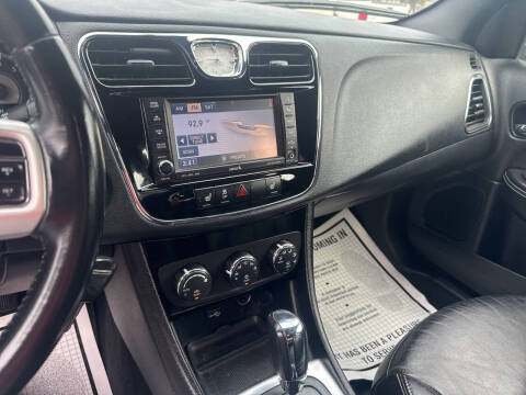 2012 Chrysler 200 Limited