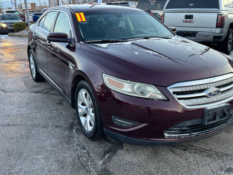 2011 Ford Taurus for sale at Valley Auto Finance in Girard OH