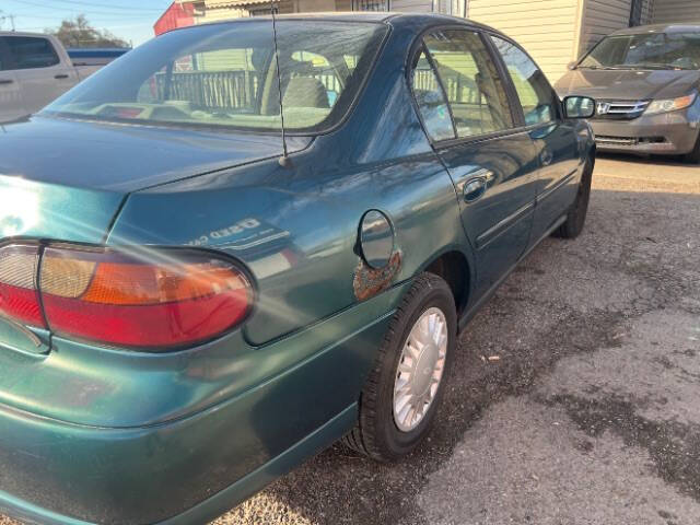 2002 Chevrolet Malibu Base photo 4