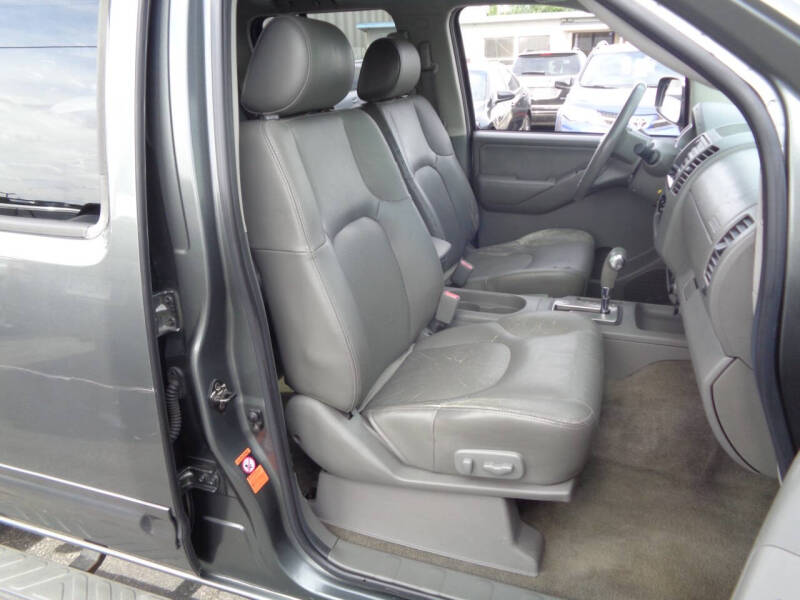 2005 Nissan Frontier LE