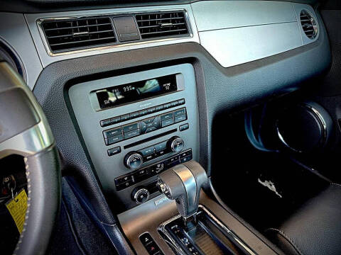 2012 Ford Mustang V6 Premium