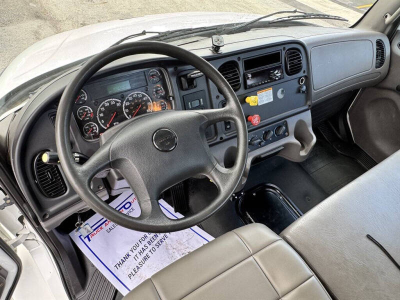 2020 Freightliner M2 106