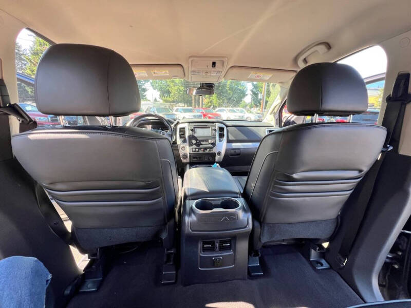 2017 Nissan Titan XD SL