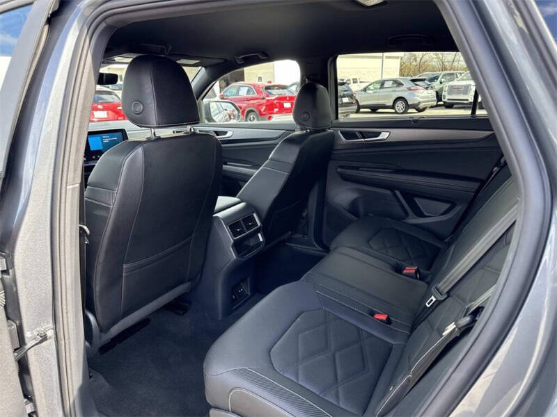 2025 Volkswagen Atlas Cross Sport SE 4Motion