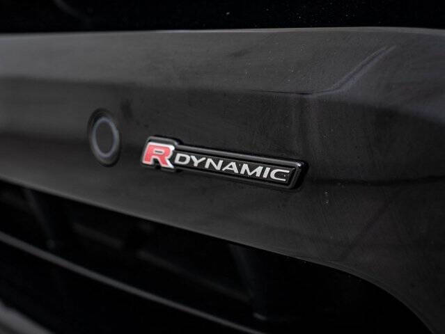 2023 Land Rover Discovery P300 S R-Dynamic