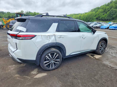 2025 Nissan Pathfinder Platinum