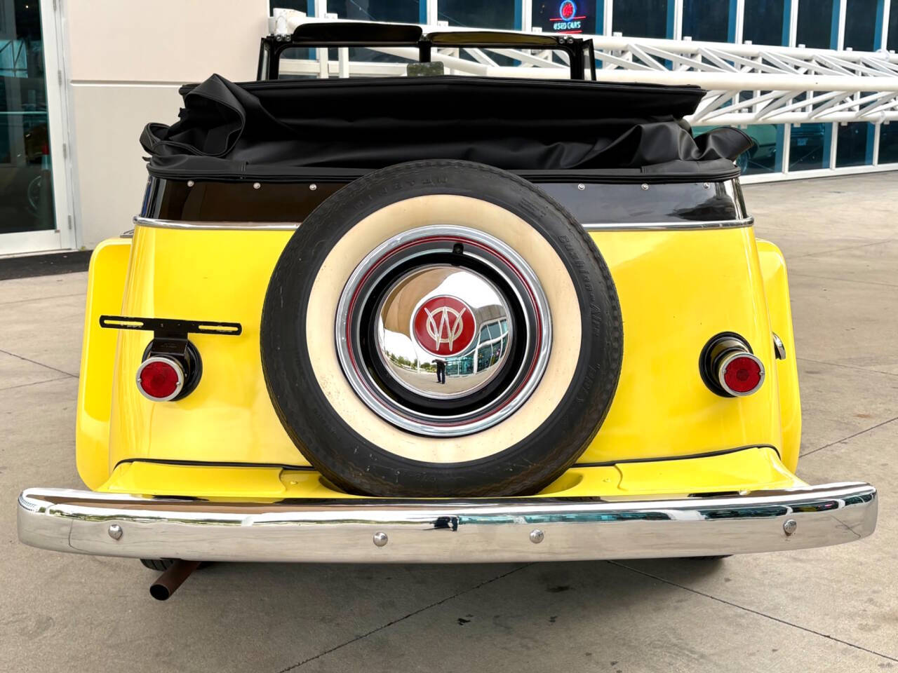 1951 Willys Overland Jeepster 7